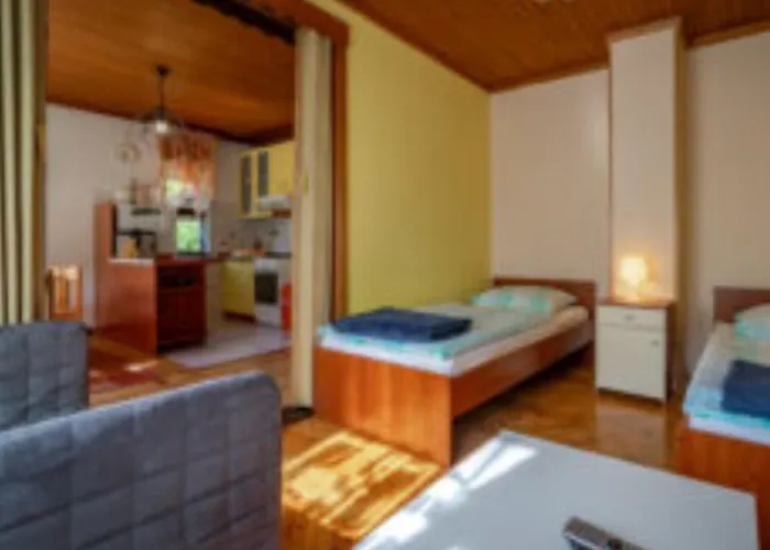 بيت للعطل House Briski ديلنايس